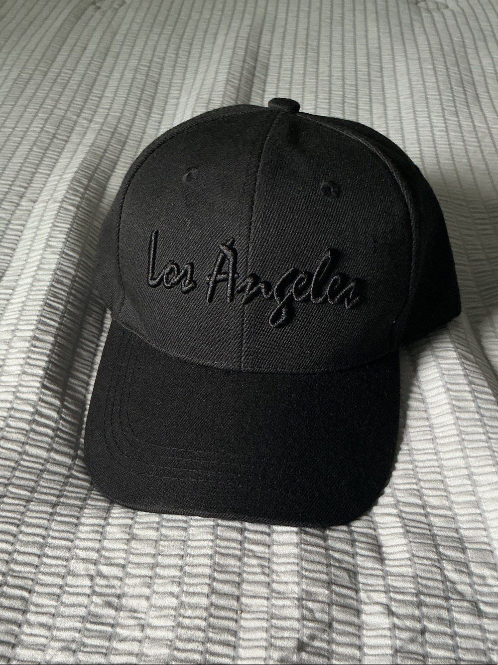 Los Angeles Embroidered Men’s Baseball Cap - Black